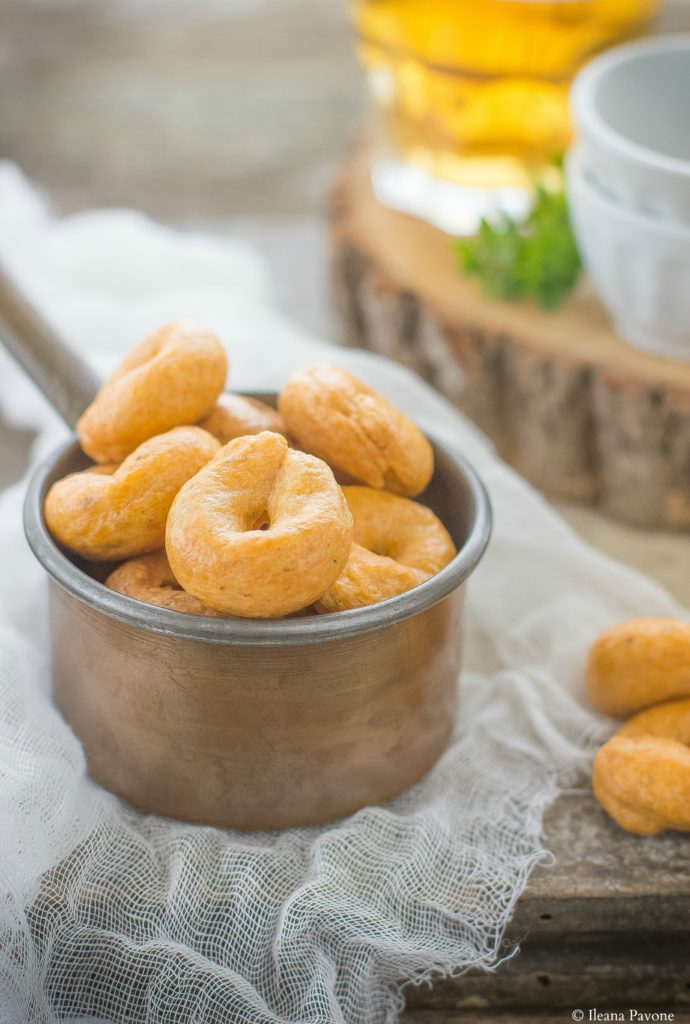 Taralli Al Pomodoro E Origano Ribes E Cannella