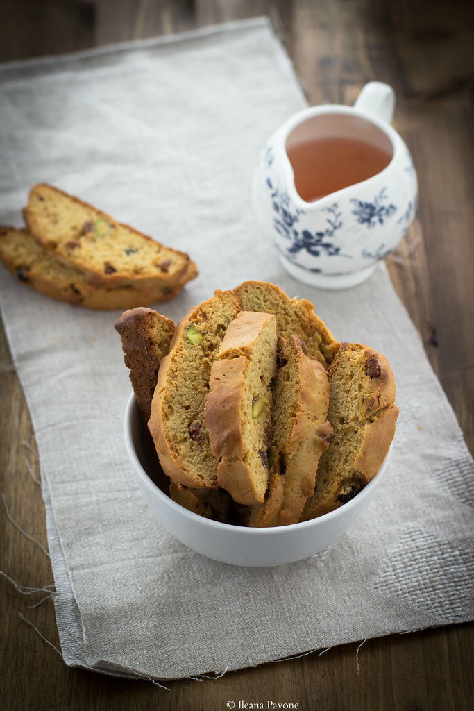 Biscotti rustici ai pistacchi e frutti rossi4