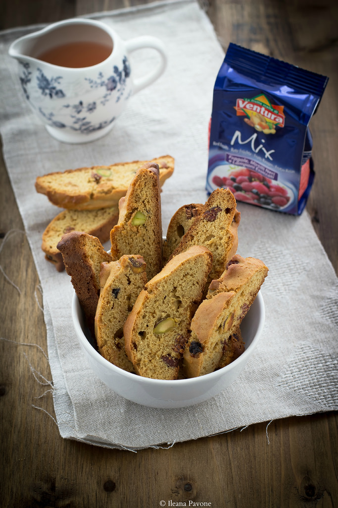 Biscotti rustici ai pistacchi e frutti rossi2