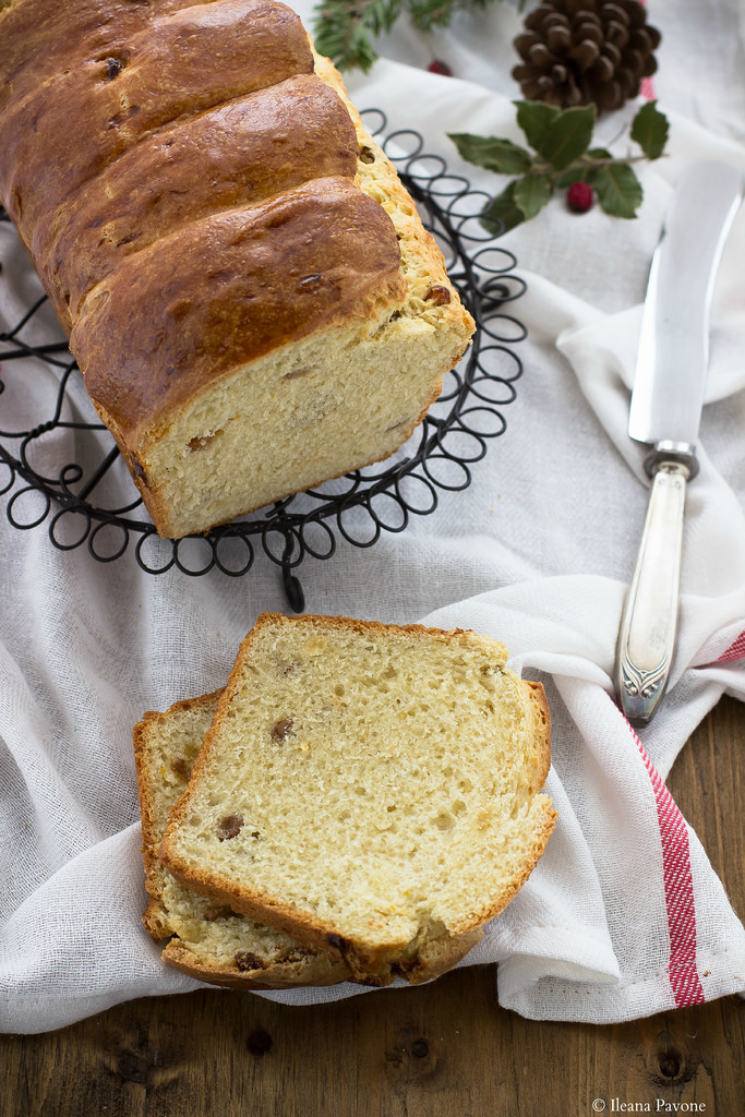 Brioche al farro, arancia e uvetta