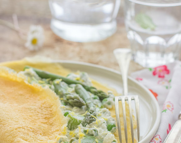 Crespelle di ceci con crema di ricotta e verdure primaverili