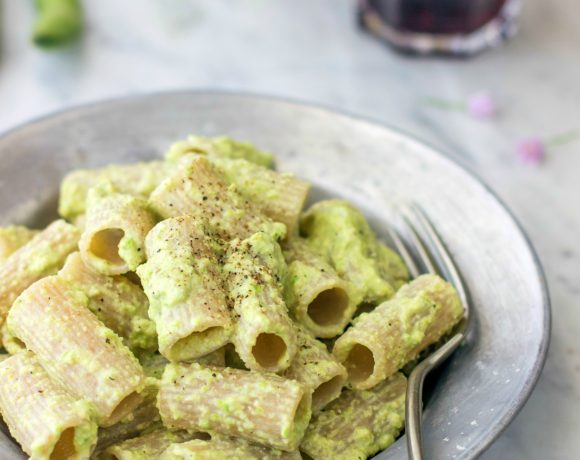 Pasta con crema di fave e noci