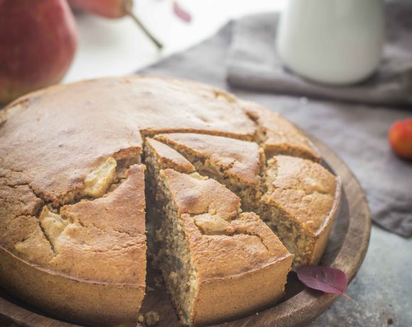 Torta alle nocciole e pere